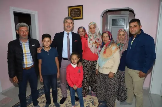 Başkan Şirin'e Hemşerilerinden Hizmet Teşekkürü Başkan Şirin'e Hemşerilerinden Hizmet Teşekkürü