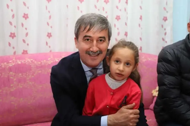 Başkan Şirin'e Hemşerilerinden Hizmet Teşekkürü Başkan Şirin'e Hemşerilerinden Hizmet Teşekkürü
