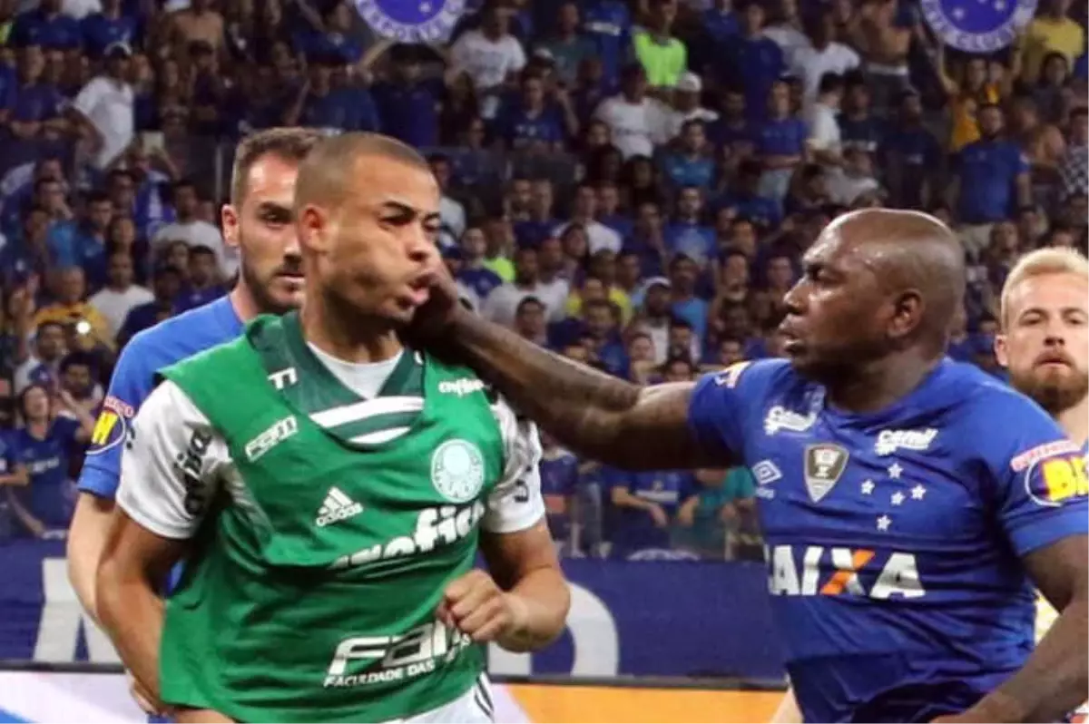 Eski Galatasaraylı Felipe Melo'nun Gol Attığı Maçta Yumruklar Konuştu