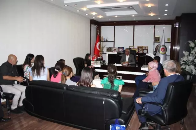 Kazakistanlı Gazeteciler Başkan Uslu ile Bir Araya Geldi Kazakistanlı Gazeteciler Başkan Uslu ile Bir Araya Geldi