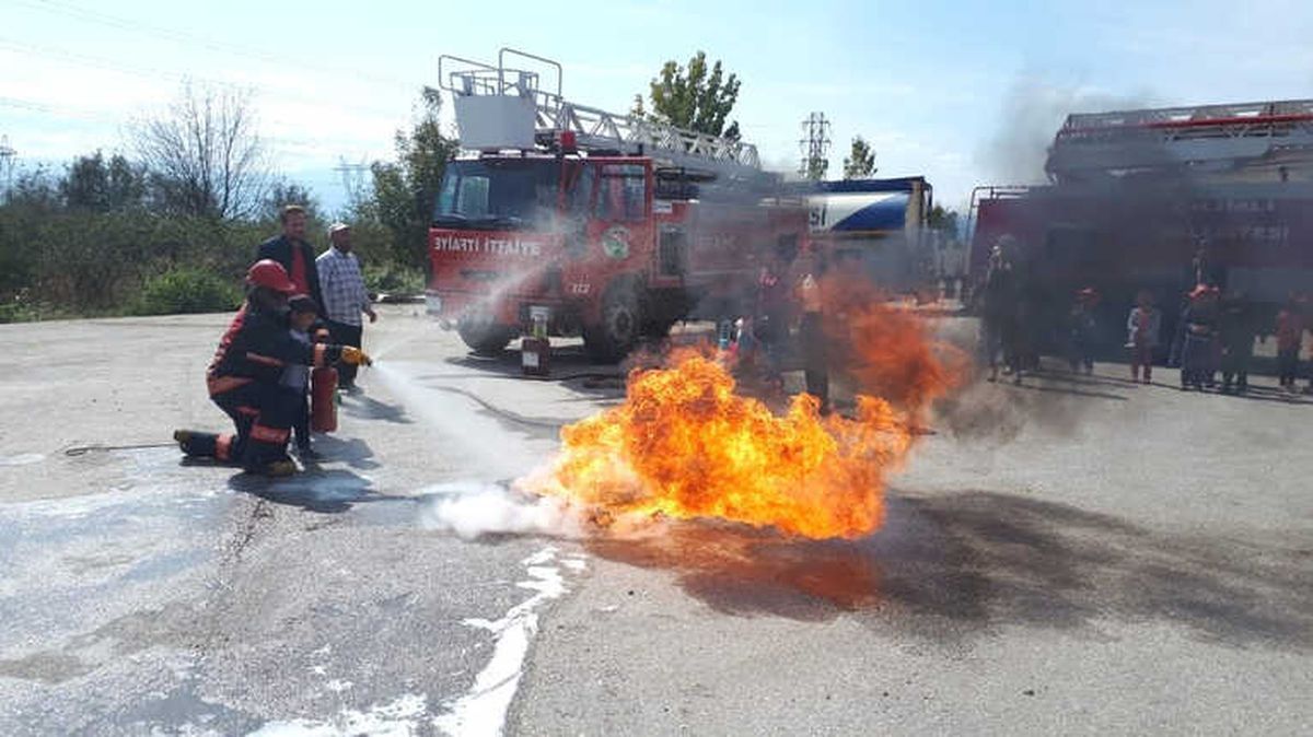 Minik Öğrenciler Yangın Tatbikatı Yaptılar