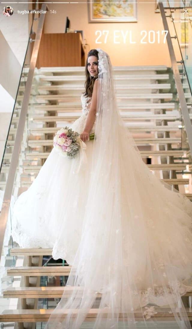 Rüzgar Erkoç'un Eşi Tuğba Erkoçlar'dan Evlilik Yıldönümüne Özel Duygusal Paylaşım