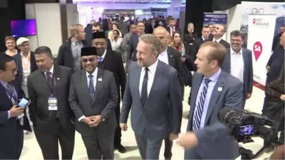 Boşnak Lider İzetbegovic'ten Saraybosna Helal Fuarı'na Ziyaret