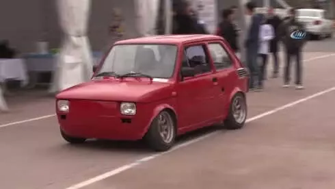 Öğrencilerin Geliştirdiği 120 Kilometre Hıza Ulaşan Elektrikli Araca Yoğun İlgi