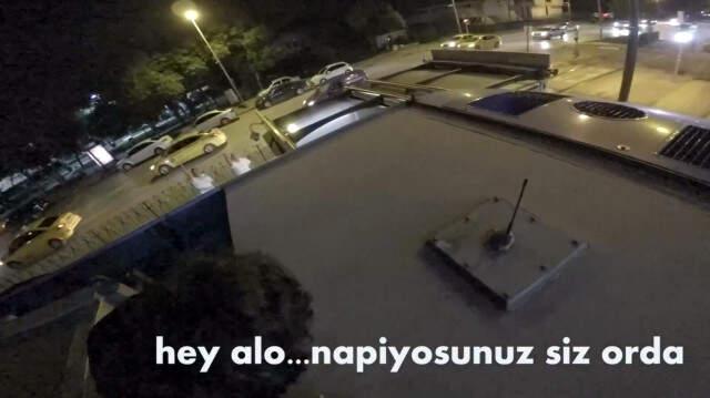 Tramvayın Üstünde Sörf Yapmak İsteyen Çılgın Gence, Güvenlik Görevlilerinden Müdahale