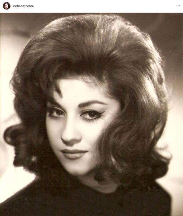 74 Yaşındaki Usta Oyuncu Nebahat Çehre, 17'lik Paylaşımıyla Hayran Bıraktı