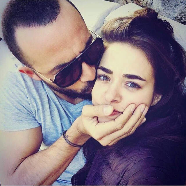 Aşkları İlginç Bir Şekilde Başlayan Bensu Soral ve Hakan Baş Evleniyor! Görüntüler Sosyal Medyada Paylaşılmaya Başlandı