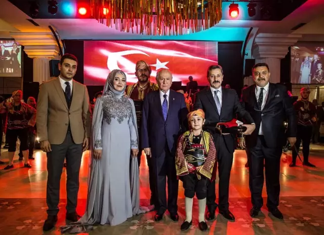 Bahçeli Sünnet Düğününe Katıldı Bahçeli Sünnet Düğününe Katıldı