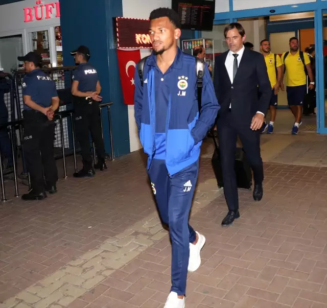 Fenerbahçe kafilesi Bursaya geldi 65