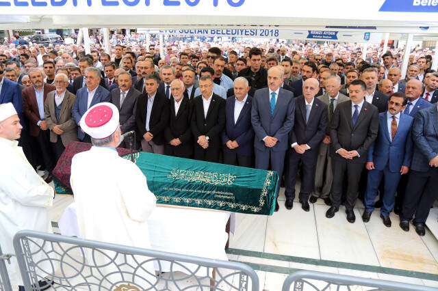Fuat Oktay'ın Annesi Son Yolculuğuna Uğurlandı