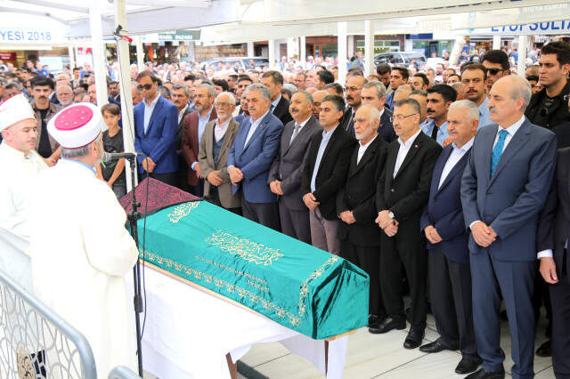 Fuat Oktay'ın Annesi Son Yolculuğuna Uğurlandı