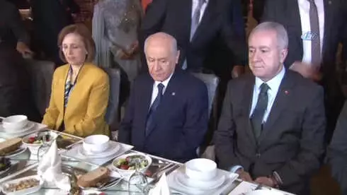 MHP Lideri Bahçeli Kirve Oldu MHP Lideri Bahçeli Kirve Oldu