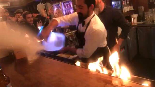 Restoranındaki Alev Gösterilerinde Müşterisi Yanan Nusret Gökçe'den Basın Açıklaması: Yakından İlgileniyorum