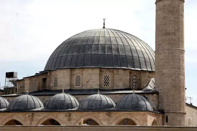 Kilis'te Roketle Vurulan Cami Restore Edildi