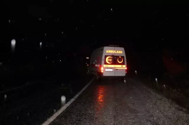Sporcu Kafilesini Taşıyan Otobüs Yoldan Çıktı: 9 Yaralı Sporcu Kafilesini Taşıyan Otobüs Yoldan Çıktı: 9 Yaralı