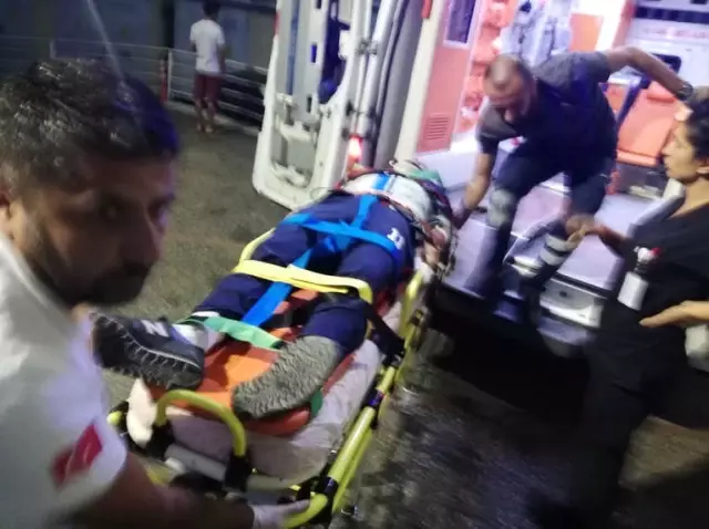 Sporcu Kafilesini Taşıyan Otobüs Yoldan Çıktı: 9 Yaralı Sporcu Kafilesini Taşıyan Otobüs Yoldan Çıktı: 9 Yaralı