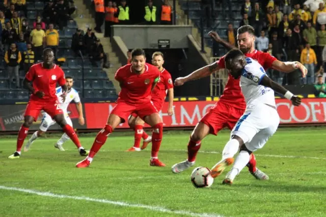 İlk Yarıda Tek Gol Var