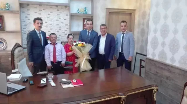 Kaymakam Özdemir'e Özel Çocuklardan Ziyaret