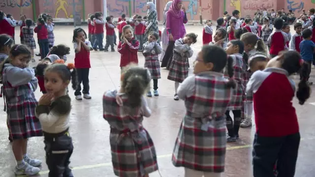 Mısırlı Vali: Anaokullarına Mickey Mouse Yerine Kahraman Askerlerin Posterleri Asılsın Mısırlı Vali: Anaokullarına Mickey Mouse Yerine Kahraman Askerlerin Posterleri Asılsın
