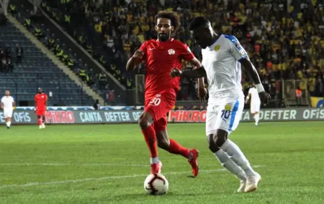Spor Toto Süper Lig: Mke Ankaragücü: 0 - Antalyaspor: 1 (İlk Yarı)