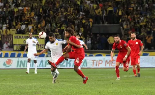 Spor Toto Süper Lig: Mke Ankaragücü: 0 - Antalyaspor: 1 (İlk Yarı)
