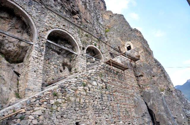 'Sümela Manastırı'nda Define Bulundu' Söylentisini Belediye Başkanı Yalanladı