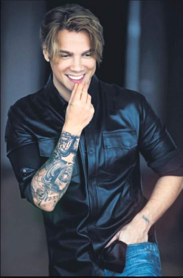 Buse Narcı, Olaylı Bir Şekilde Ayrıldığı Sinan Akçıl İçin 'Benim İçin Özel Birisi' Açıklamasını Yaptı