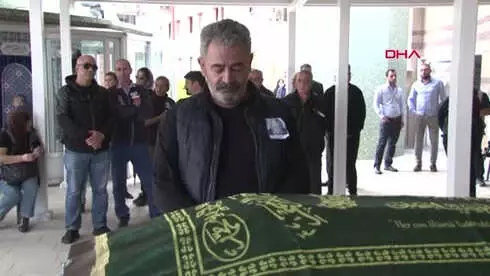 İzmir Yeşilçam'ın Usta Oyuncusu Son Yolcuğuna Uğurlandı İzmir Yeşilçam'ın Usta Oyuncusu Son Yolcuğuna Uğurlandı