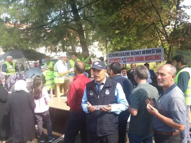 Osmanelililere Hizmet Derneği'nin Geleneksel Aşure Dağıtımı