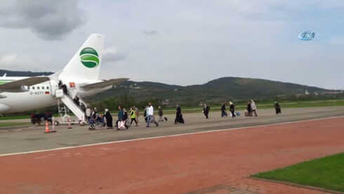 Tekerleği Toprağa Saplanan Uçağın Yolcuları Başka Uçakla Almanya'ya Gönderildi