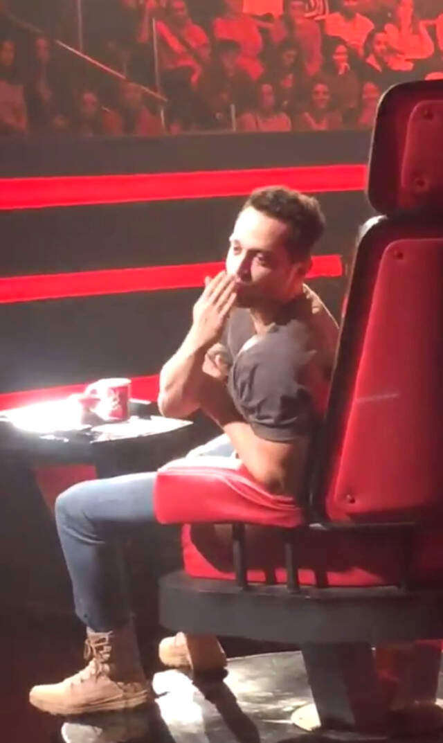 Acun Ilıcalı Murat Boz'un Kızı Melisa'ya Öpücük Attığı Anı Paylaştı