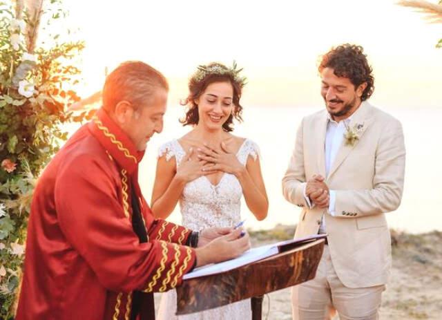 Adana Film Festivalinde En İyi Yönetmen Seçilen Tolga Karaçelik Evlendi!