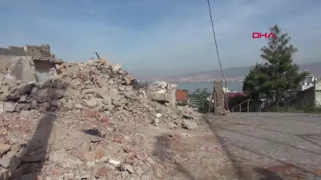 İzmir�in Damlacık Semtinde 3 Yıl Sonra Evler Yıkılıyor Haberler