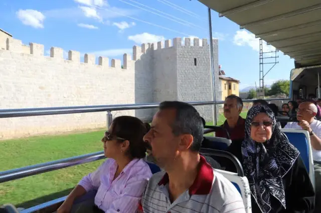 Tur Otobüsü 20 Bin Kişiye Battalgazi'yi Gezdirdi Tur Otobüsü 20 Bin Kişiye Battalgazi'yi Gezdirdi
