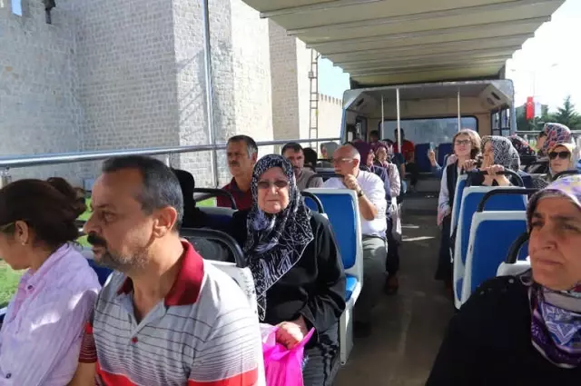 Tur Otobüsü 20 Bin Kişiye Battalgazi'yi Gezdirdi Tur Otobüsü 20 Bin Kişiye Battalgazi'yi Gezdirdi