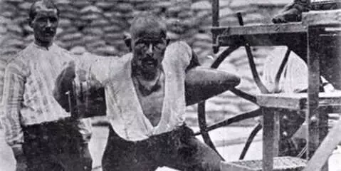 Çanakkale Kahramanı'nın Adını Taşıyor - Sungurlu Haberleri Anadolu Isuzu tarafından savunma sanayisinde taşıyıcı araç ihtiyacını karşılamak amacıyla tasarlanan 8x8 kamyonlara Çanakkale Zaferi'nin kahramanlarından Seyit Onbaşı'nın adı verildi. | Sungurlu Haberleri