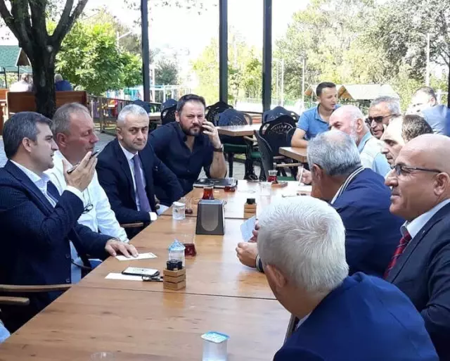 Başkan Yemenici Muhtarlarla Bir Araya Geldi Başkan Yemenici Muhtarlarla Bir Araya Geldi