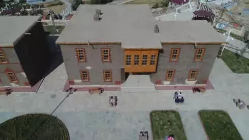 Geleneksel Van Evleriyle Zamanda Yolculuk Geleneksel Van Evleriyle Zamanda Yolculuk