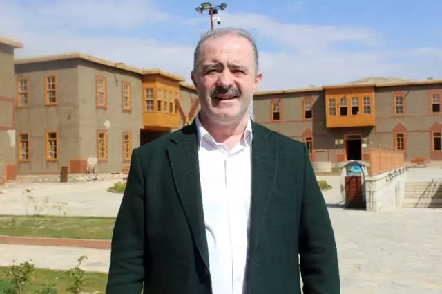 Geleneksel Van Evleriyle Zamanda Yolculuk Geleneksel Van Evleriyle Zamanda Yolculuk