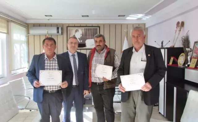 Tohum Bağışı Yapan 3 Çiftçi Ödül Tohum Bağışı Yapan 3 Çiftçi Ödül