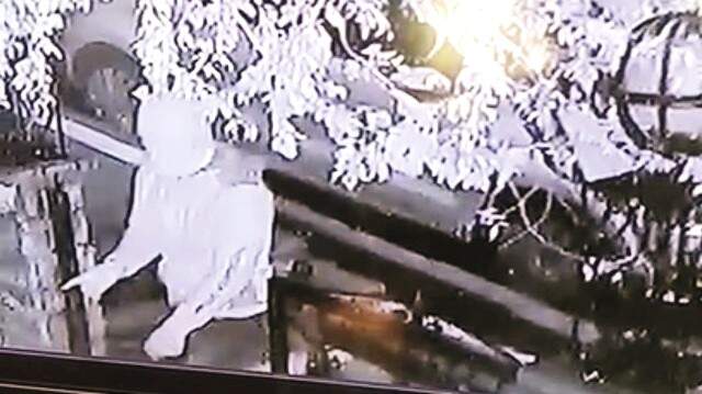AK Partili Eski Vekil Külünk'ün Evinin Silahlı 3 Kişi Tarafından Gözetlendiği Ortaya Çıktı
