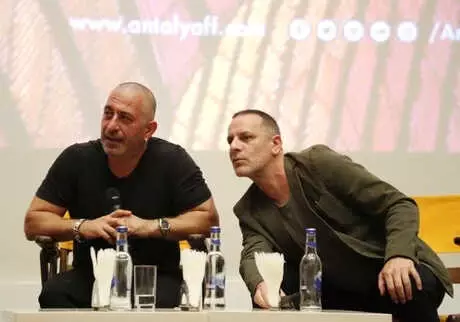 Cem Yılmaz: En Sevdiğim Karakterlere Şener Şen Hayat Verdi Cem Yılmaz: En Sevdiğim Karakterlere Şener Şen Hayat Verdi
