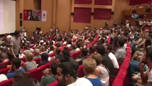 Cem Yılmaz En Beğendiği Oyuncunun Şener Şen Olduğunu Açıkladı Cem Yılmaz En Beğendiği Oyuncunun Şener Şen Olduğunu Açıkladı