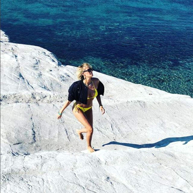 Didem Soydan'dan Asansör Pozu!