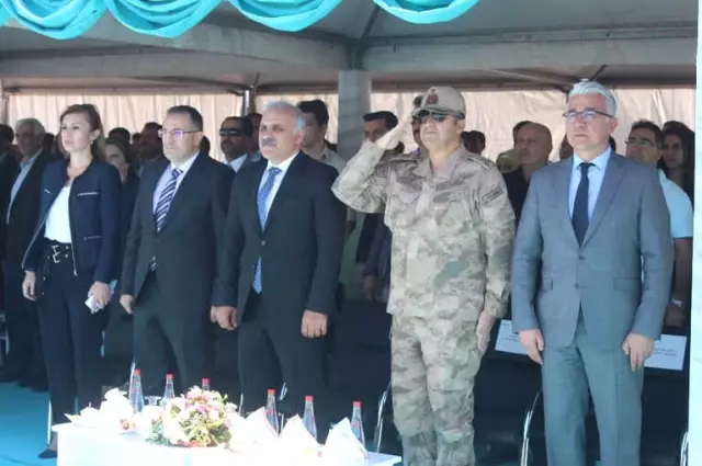 Göl Manzaralı Hayvan Bakım Tesisi Hizmete Açıldı Göl Manzaralı Hayvan Bakım Tesisi Hizmete Açıldı