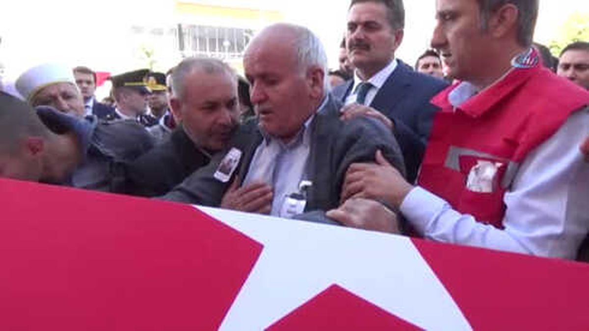 Şehidin Babası: 'Ağlamıyorum Oğlum, Sen Rahat Uyu'