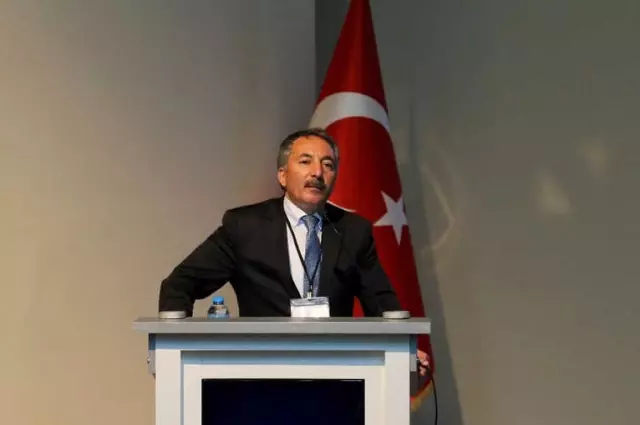 Aiçü'de Bilim Adamları Bir Araya Geldi