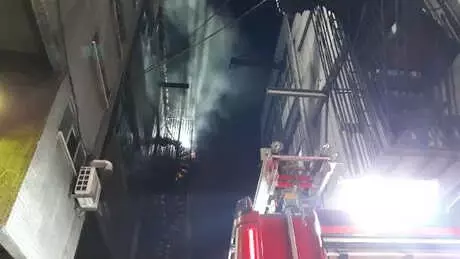Bayrampaşa'da Fabrika Yangını Bayrampaşa'da Fabrika Yangını