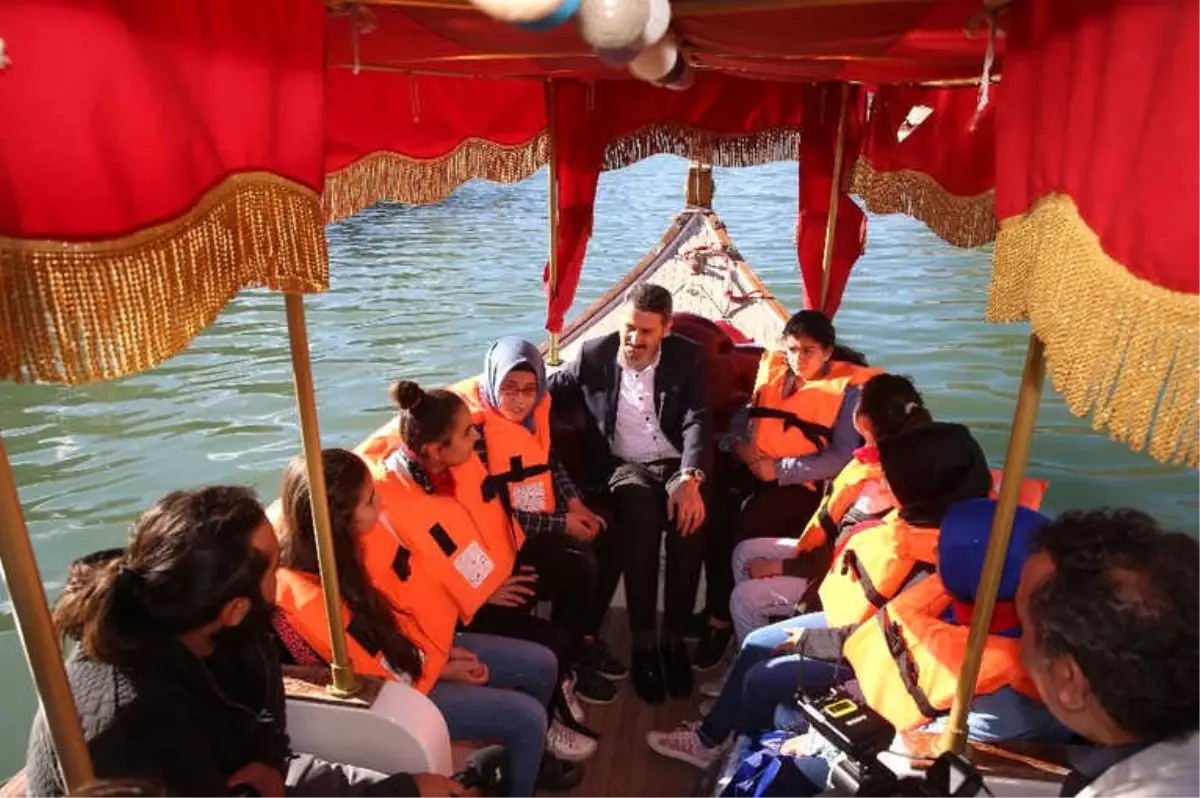 Denizi Olmayan Tokat'ta Çocukların Kayık Keyfi