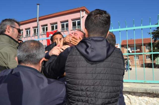 Kılıçdaroğlu'na Şehit Evi Ziyaretinde Protesto